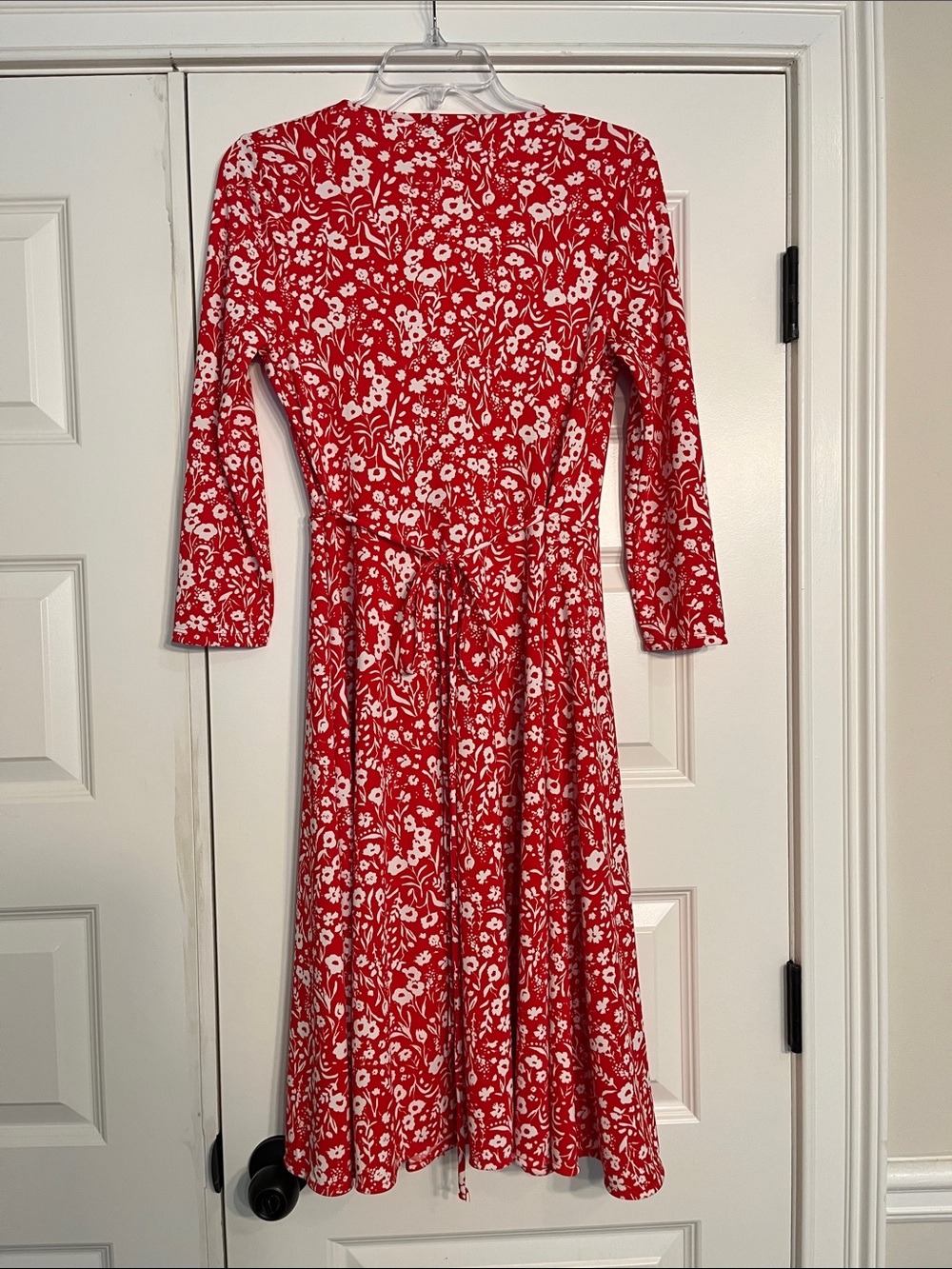 Banana Republic Red and White Floral Long-Sleeve Wrap Dress - Picture 4 of 5